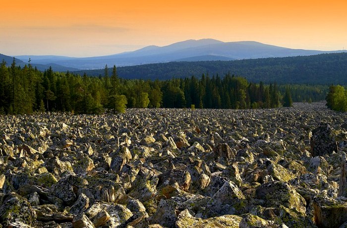 Самая длинная, и настолько же живописная каменная река. /Фото: pikabu.ru