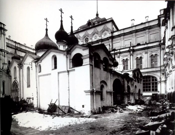 Собор во время сноса, весна 1933 года. /Фото: mos-sfera.ru