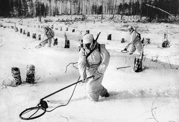 Зимой поверх формы одевали белые халаты. |Фото: chert-poberi.ru.