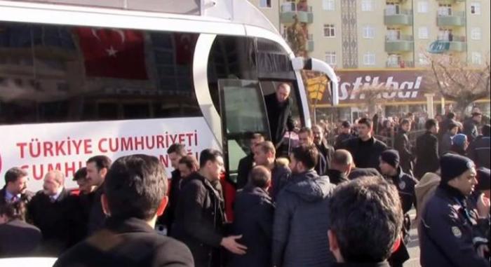 Бронеавтобус президента.