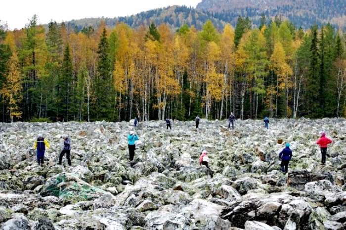 Самая длинная каменная река очень популярна у туристов. /Фото: radikal.ru